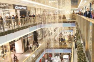 Dzień wielkich wyprzedaży. Top 5 promocji na odzież