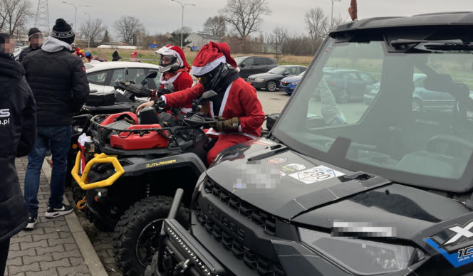 Mikołaje za kierownicą opanowali Lublin. Wyjątkowa akcja dla dzieci ze szpitala