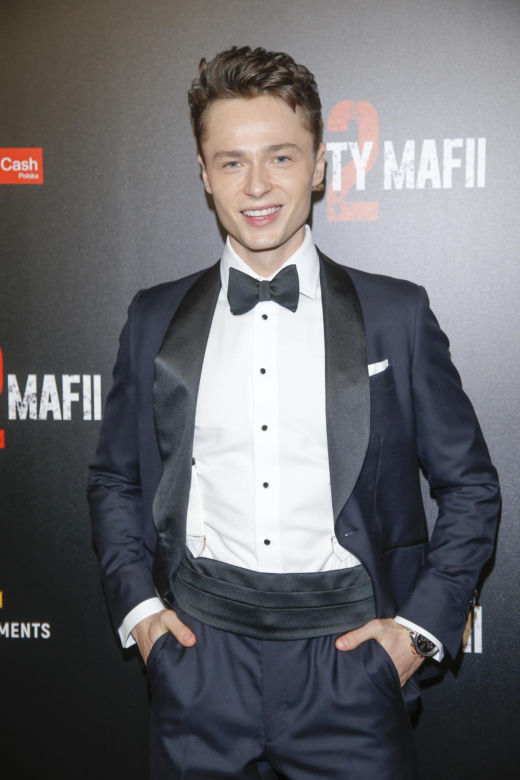 Tak przez lata zmieniał się Patryk Pniewski. Zaczynał jako idol nastolatek w "Pierwszej miłości"