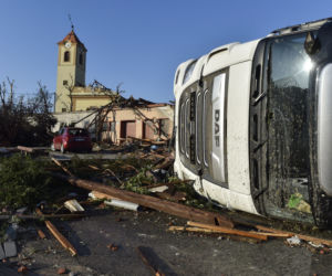 Tornado zdemolowało Czechy! Setki rannych i zniszczonych domów. Zdjęcia szokują