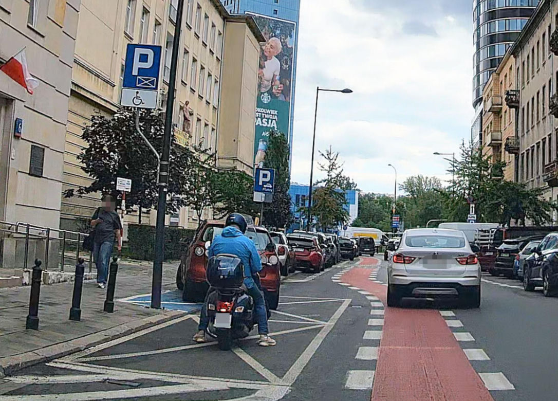 Szaleńczy rajd Piotra Gąsowskiego po okulary