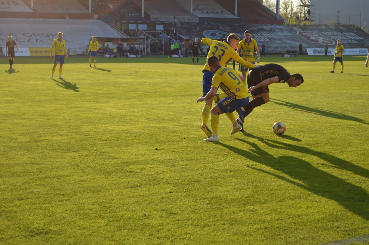 Górnik Zabrze - Arka Gdynia: Nieważny styl, ważne punkty [ZDJĘCIA KIBICÓW]
