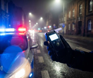 Śmiertelny wypadek w Kostrach. Pijany sprawca zabił 46-latka i uciekł