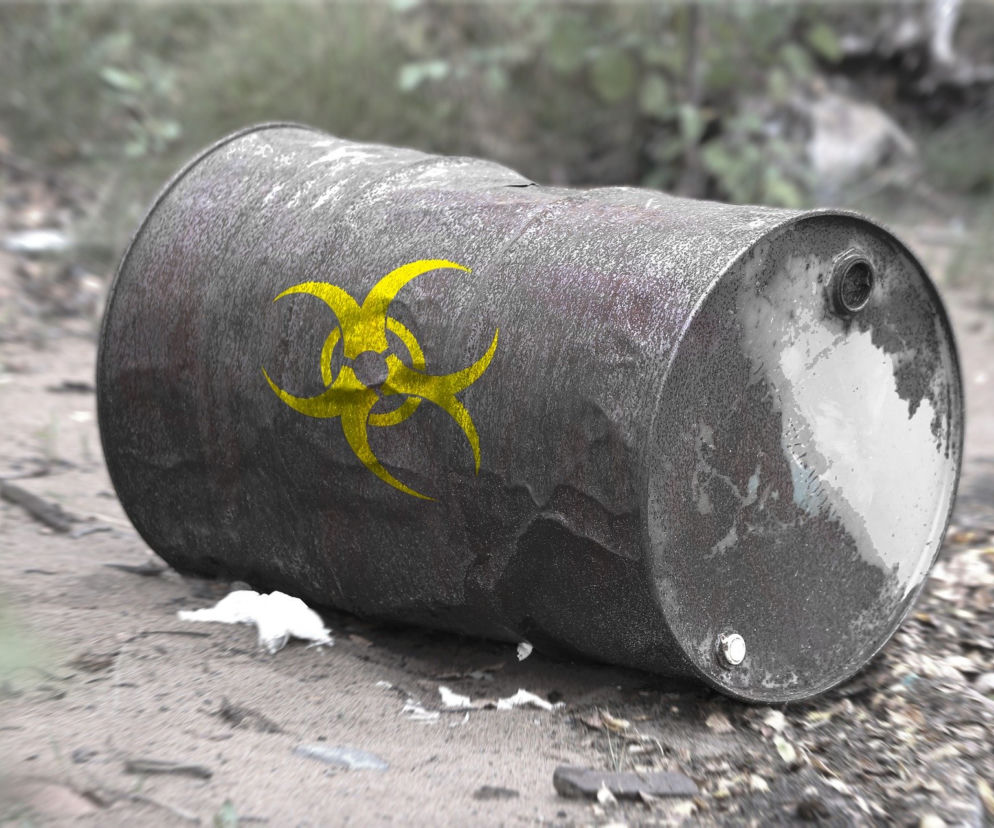 Gorlice: Prokurator w rafinerii! Ujawniono składowanie substancji chemicznych