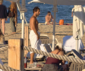 Mateusz Banasiuk na plaży w Sopocie. Tak wyglądał, gdy zrzucił koszulkę!
