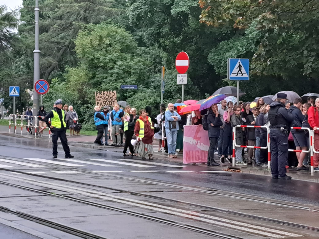 "Nigdy nie będziesz szła sama. Solidarnie z Joanna". Protest w Krakowie