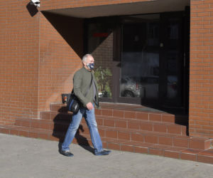 Karol Strasburger małym samochodem po wielkie pieniądze