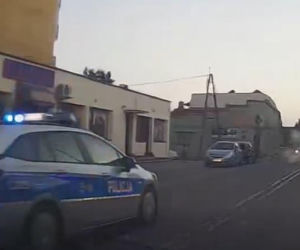 Szaleńczy pościg na A1! Kierowca ciężarówki taranował radiowóz i uciekł do lasu