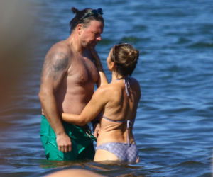 Edyta Herbuś na plaży