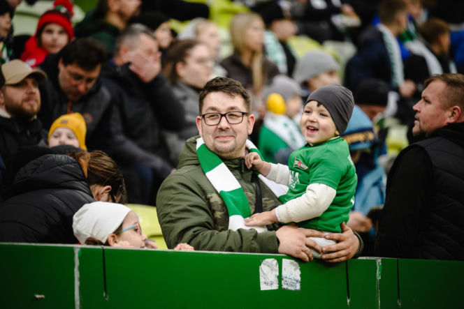Lechia Gdańsk - Raków Częstochowa; Zdjęcia kibiców z meczu 30. kolejki PKO BP Ekstraklasy