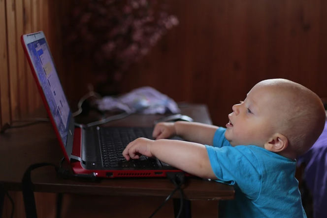 dziecko internet