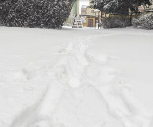 Białystok. Kwietniowy atak zimy. Osiedle pod śniegiem