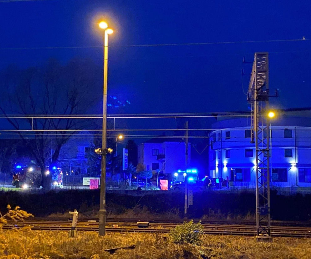 Żywiec: Leżał na jezdni, gdy przejechał po nim samochód. Mężczyzna zginął na miejscu!