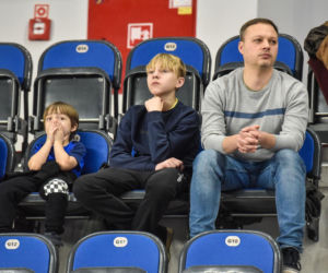 Halowe mistrzostwa Polski w Kujawsko-Pomorskiej Arenie Toruń. Zdjęcia kibiców i zawodników