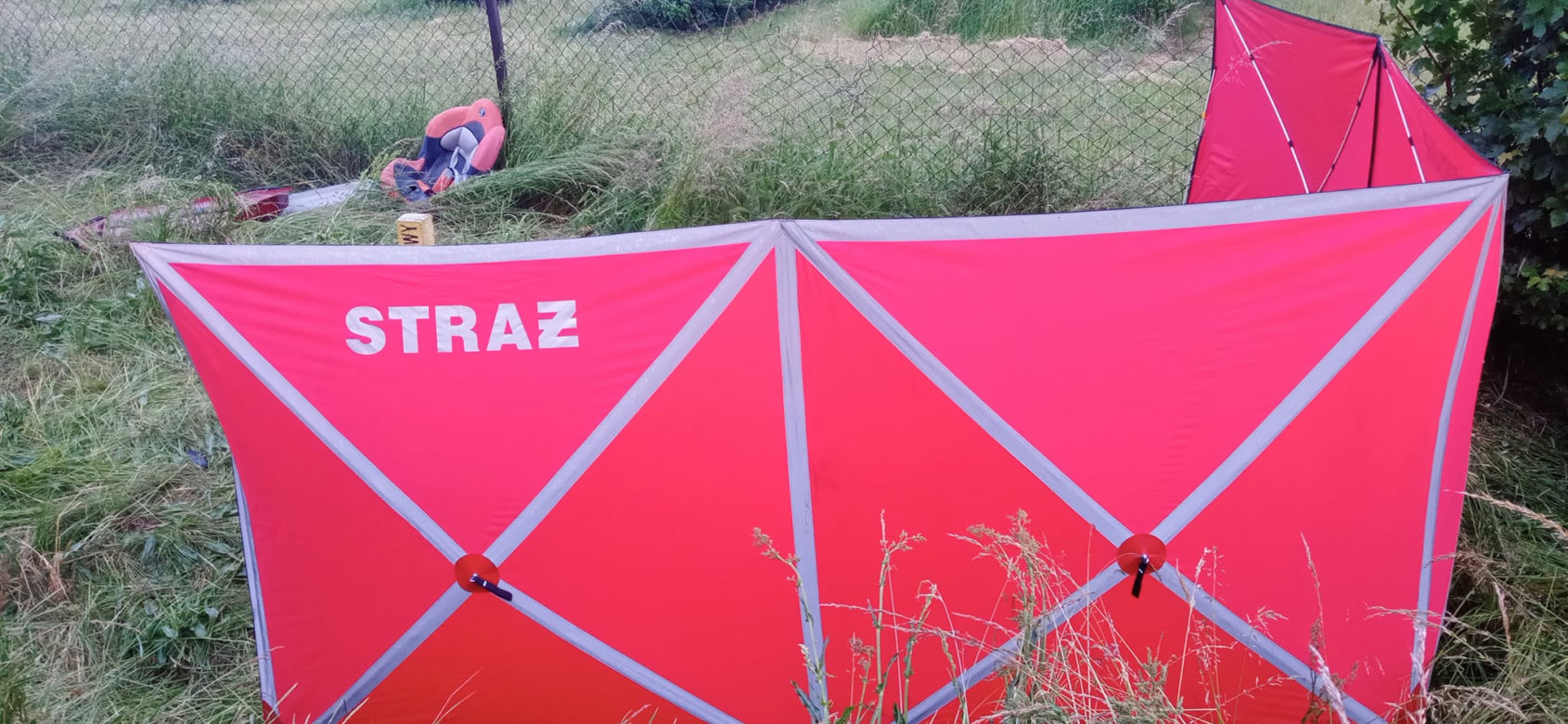 Kacper i Wojtek zginęli w zmiażdżonym aucie. Trzeci nastolatek walczy o życie