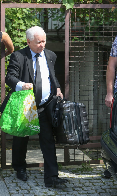 Prezes ruszył na wakacje