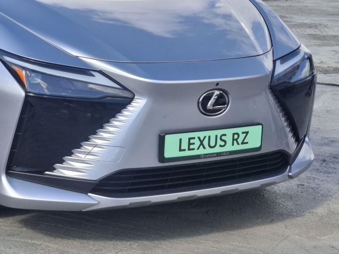Budowa salonu Lexusa