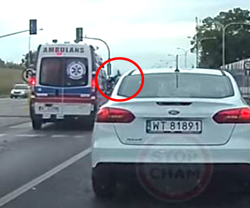 karetka wjechała