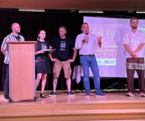 III Zlot Ruinersów w Lubomierzu - od lewej Michał Kępiński, Katarzyna Sielicka, Darek Borkowski, burmistrz Lubomierza Mariusz Warowy i Krzysztof G|rześków z biura architektonicznego Grupa Rewizja