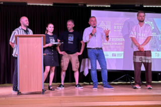 III Zlot Ruinersów w Lubomierzu - od lewej Michał Kępiński, Katarzyna Sielicka, Darek Borkowski, burmistrz Lubomierza Mariusz Warowy i Krzysztof G|rześków z biura architektonicznego Grupa Rewizja