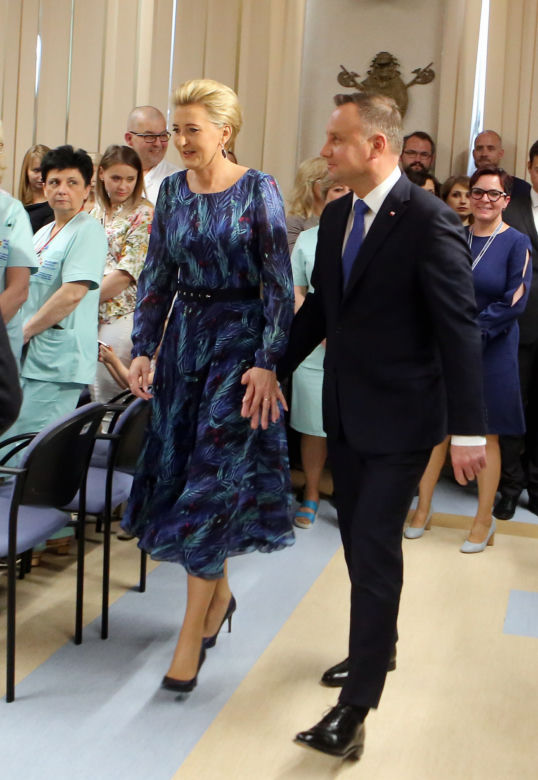 Najlepsze stylizacje Agaty Dudy