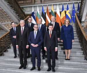 Premier alarmuje! Po zakończeniu wojny Rosja przerzuci siły pod naszą granicę