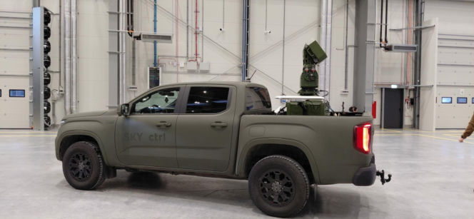 Program San to antydronowy „szwajcarski scyzoryk”? Premier i Szef MON na podpisaniu umowy