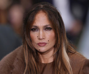 Jennifer Lopez oburzona w Paryżu. Poszło o zwykłą parasolkę na prestiżowym pokazie mody
