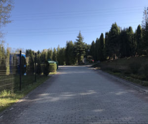 Ten cmentarz na Śląsku jest otwarty. Mieszkańcy odwiedzają groby bliskich