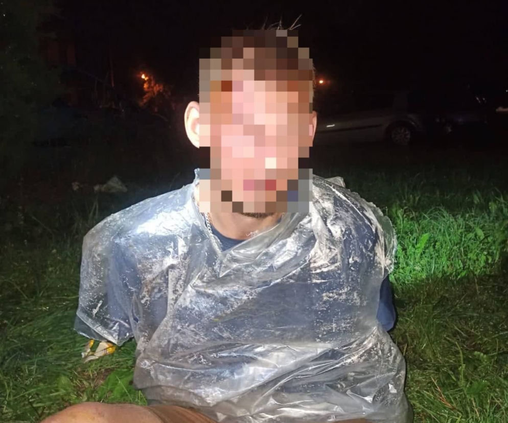 Chciał ukryć się przed policją. Schował się w foliowym worku!