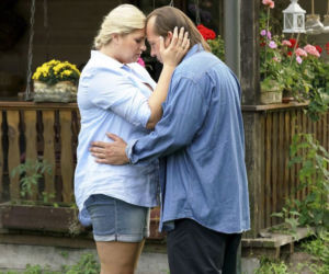 Barwy szczęścia odc. 1998. Aldona (Elżbieta Romanowska), Borys (Jakub Wieczorek)