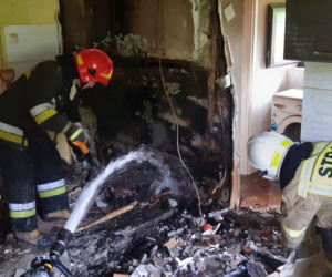 Tragiczny pożar w Ptaszkowej. Starsza kobieta została uwięziona w płonącym domu
