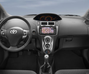 Toyota Yaris Terra hatchback, model 2011
