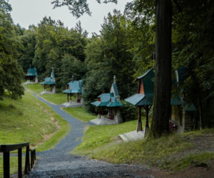 Stacje drogi krzyżowej Dušana Jurkoviča nie mogłe być przecież zwyczajne