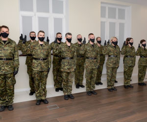 Nowi funkcjonariusze w warmińsko-mazurskiej straży granicznej. Złożyli uroczyste ślubowanie [FOTO]