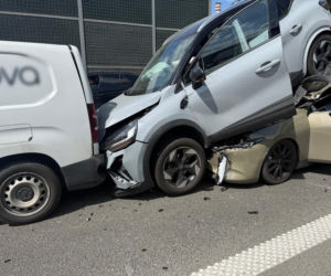 Spektakularna kolizja. Auto na aucie