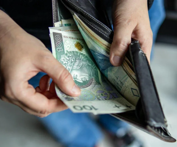 Polacy mówią stop dalszym podwyżkom 800 plus!