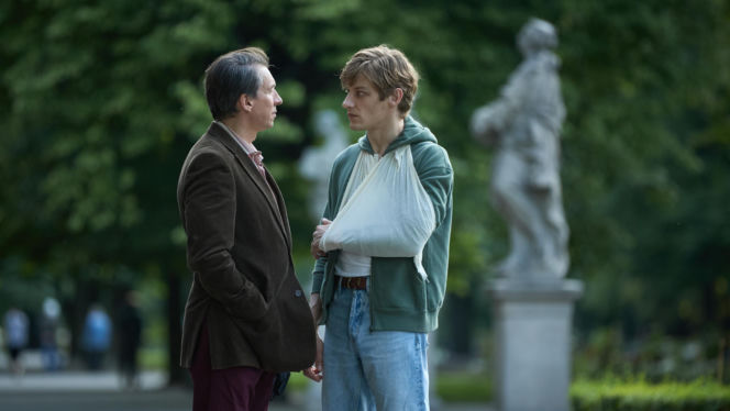 Wojna zastępcza odc. 5. Artur (Mateusz Więcławek), Sadowski (Mirosław Haniszewski)