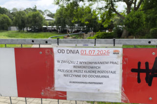 Kładka na Wątoku w Tarnowie tymczasowo zamknięta. Decyzja miasta zaskoczyła mieszkańców