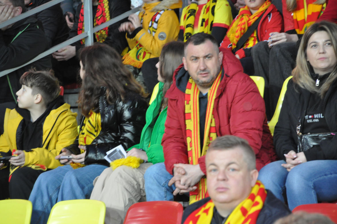 Korona Kielce - Legia Warszawa. Zdjęcia kibiców na Suzuki Arenie