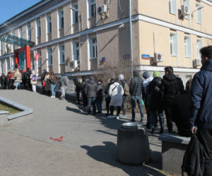 Olbrzymie kolejki przed centrum krwiodawstwa. Polacy oddają krew na potęgę!