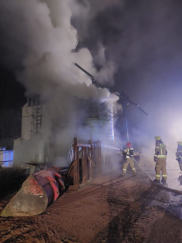 Lubelskie: Nocny pożar kukurydzy. 20 ton ziaren stanęło w ogniu!