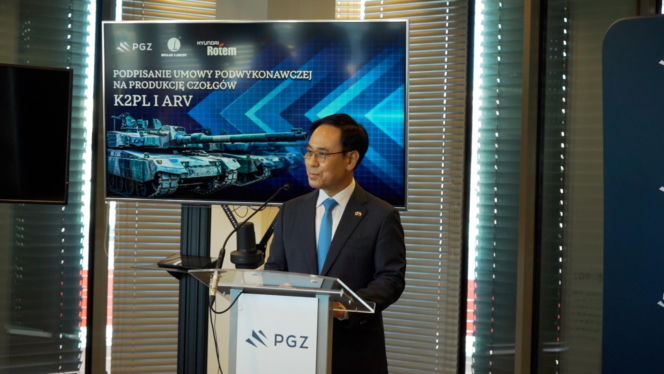 4 umowy wykonawcze Bumar-Łabędy