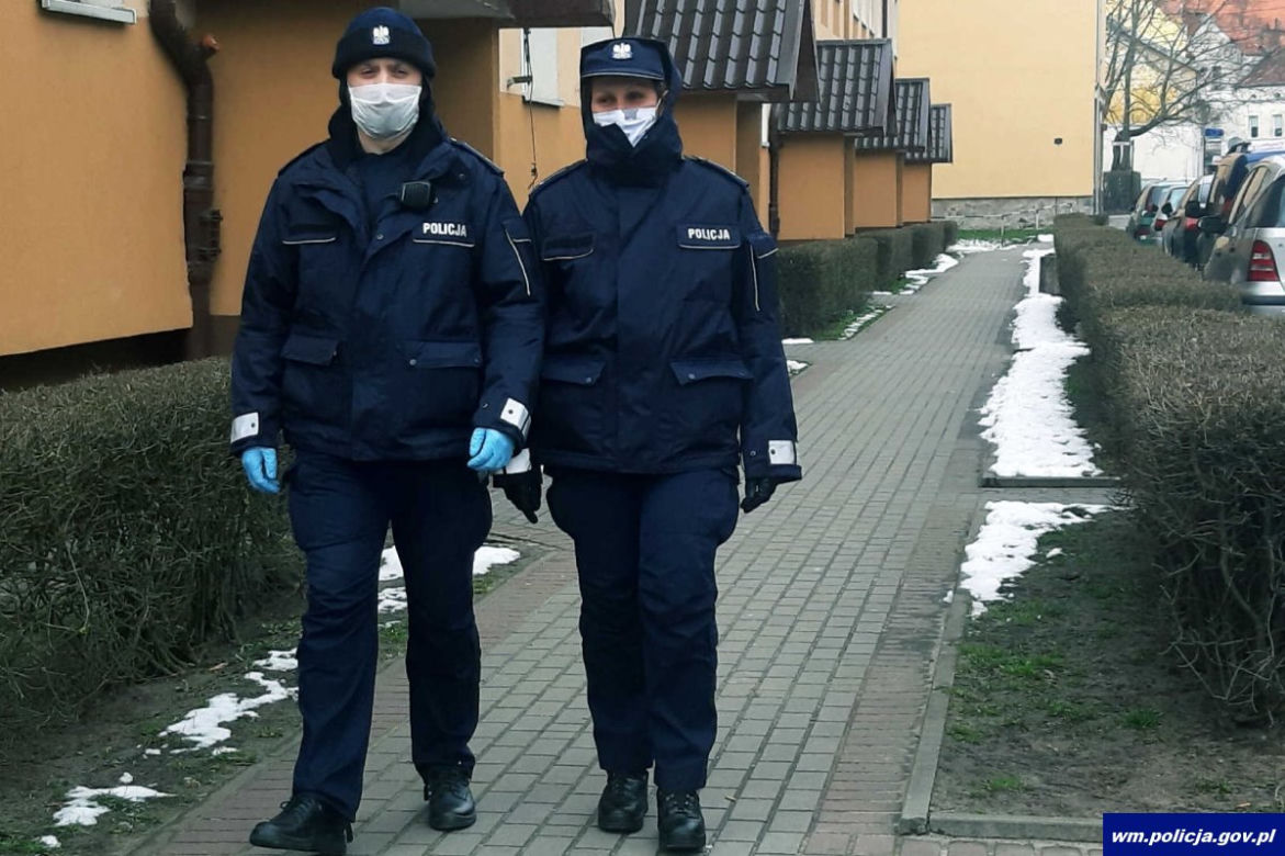 Warmińsko-mazurscy policjanci w czasie epidemii koronawirusa