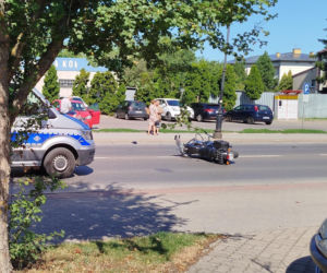 Zderzenie motocyklisty z osobówką na ul. Wojskowej w Siedlcach