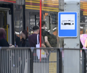 Daniel Martyniuk ładnie się bawi w Warszawie. Mamy fotki