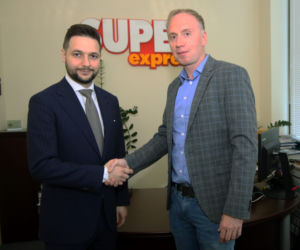 Patryk Jaki w redakcji Super Expressu