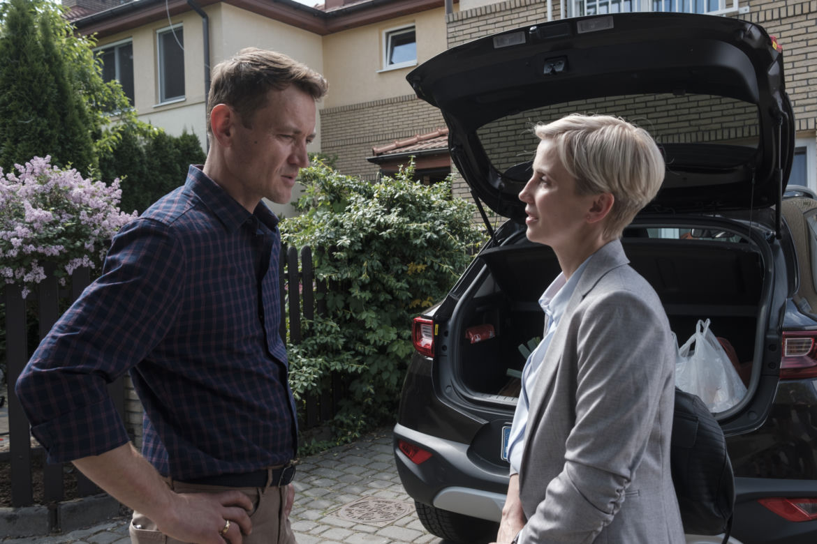 Zawsze warto odc. 1 Łukasz (Paweł Ławrynowicz), Dorota (Katarzyna Zielińska)
