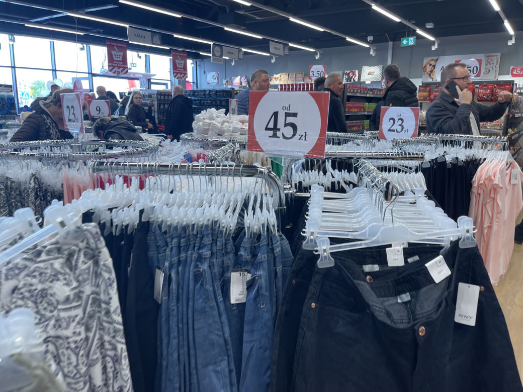 Otwarcie pierwszego w Polsce sklepu Woolworth w centrum handlowym Atut w Krakowie