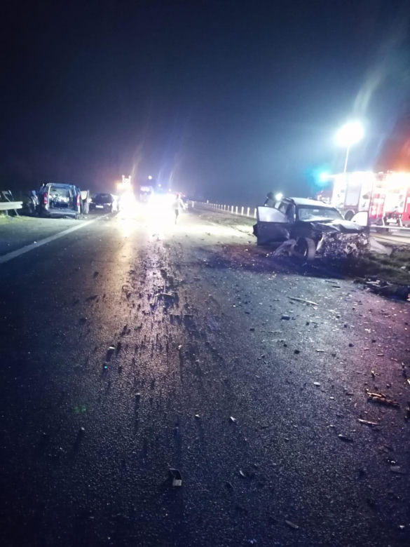 10-letnia dziewczynka nie żyje. Wiele osób rannych. Koszmar na drodze pod Żyrardowem